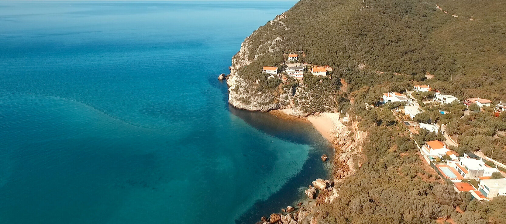 Praia De Alpertuche